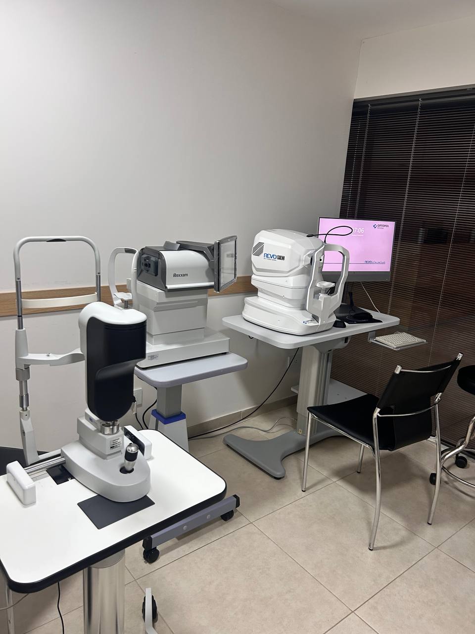 Sala con equipamiento especializado